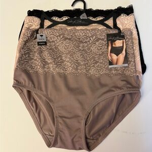 Marilyn Monroe Lace Shaping Briefs SZ 1X NEW!